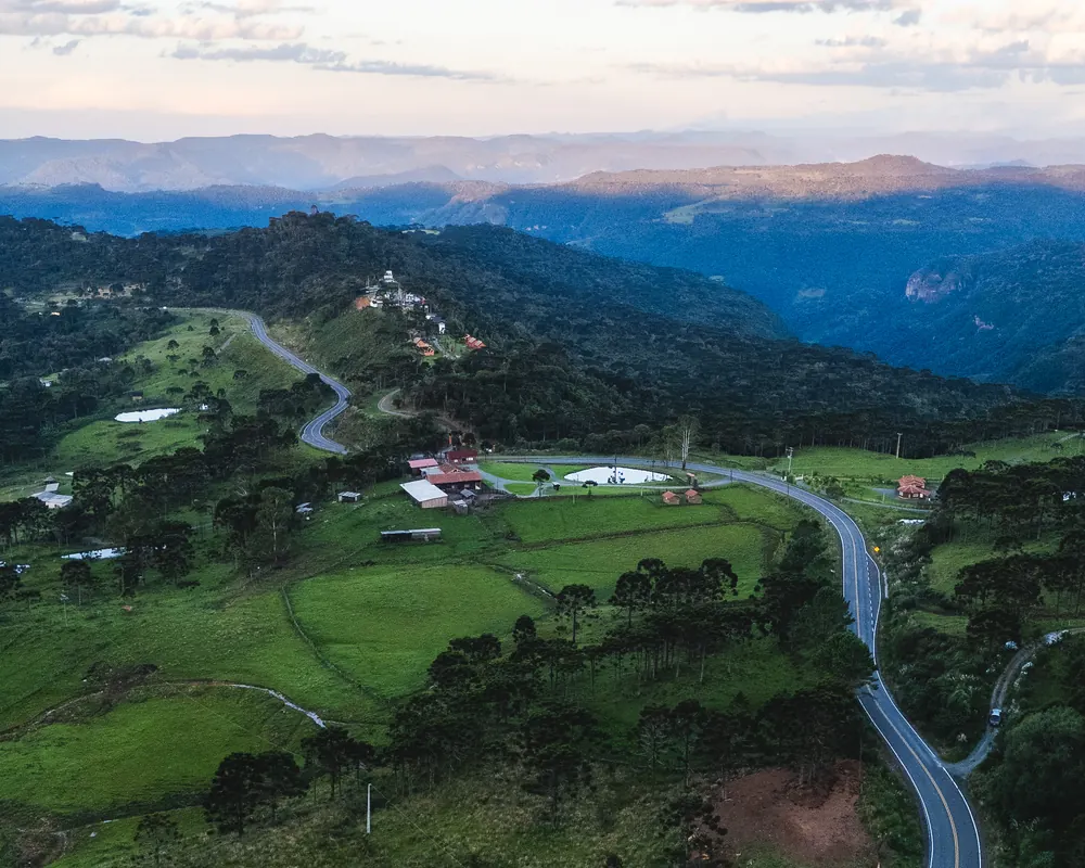 Vale da Serra Catarinense ao entardecer.